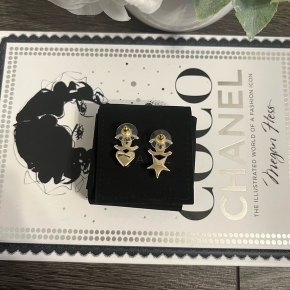 CHANEL Faux Pearl & Crystal CC Star and Heart Earrings - Picture 3 of 7